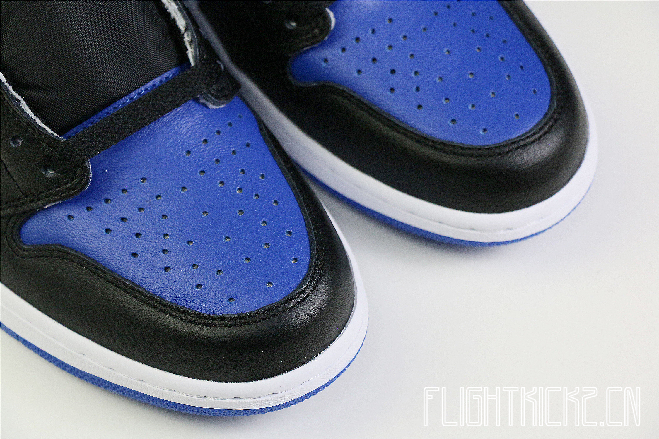 AIR JORDAN 1 Retro Royal Toe 2020