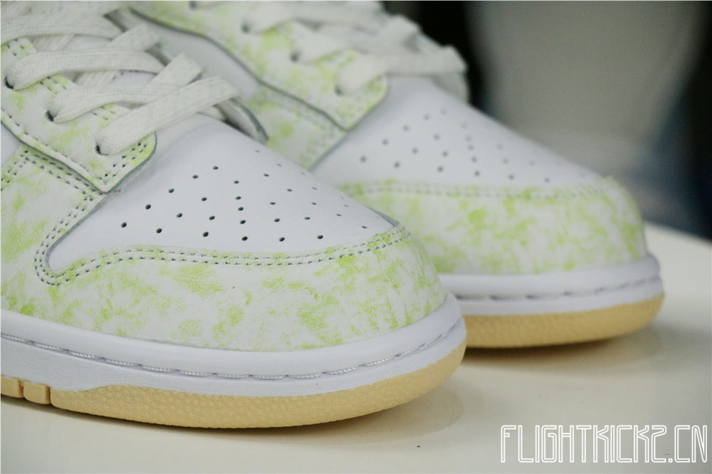 Nike Dunk Low Yellow Strike (W)