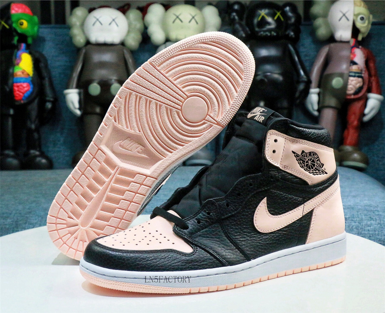 Jordan 1 Retro High Black Crimson Tint