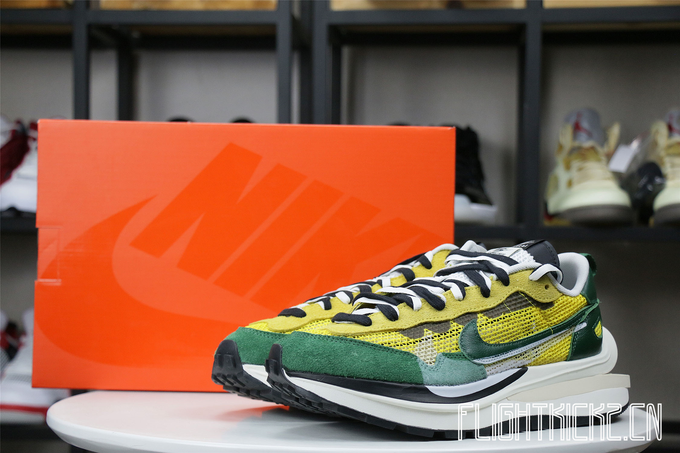 Nike Vaporwaffle sacai Tour Yellow Stadium Green (LN5 A1)