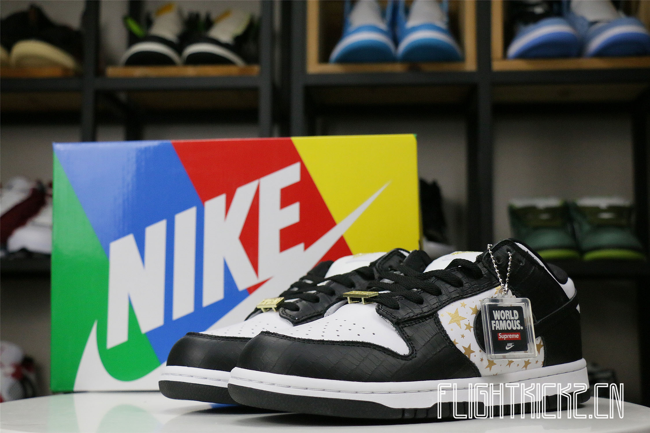 Nike SB Dunk Low Supreme Black