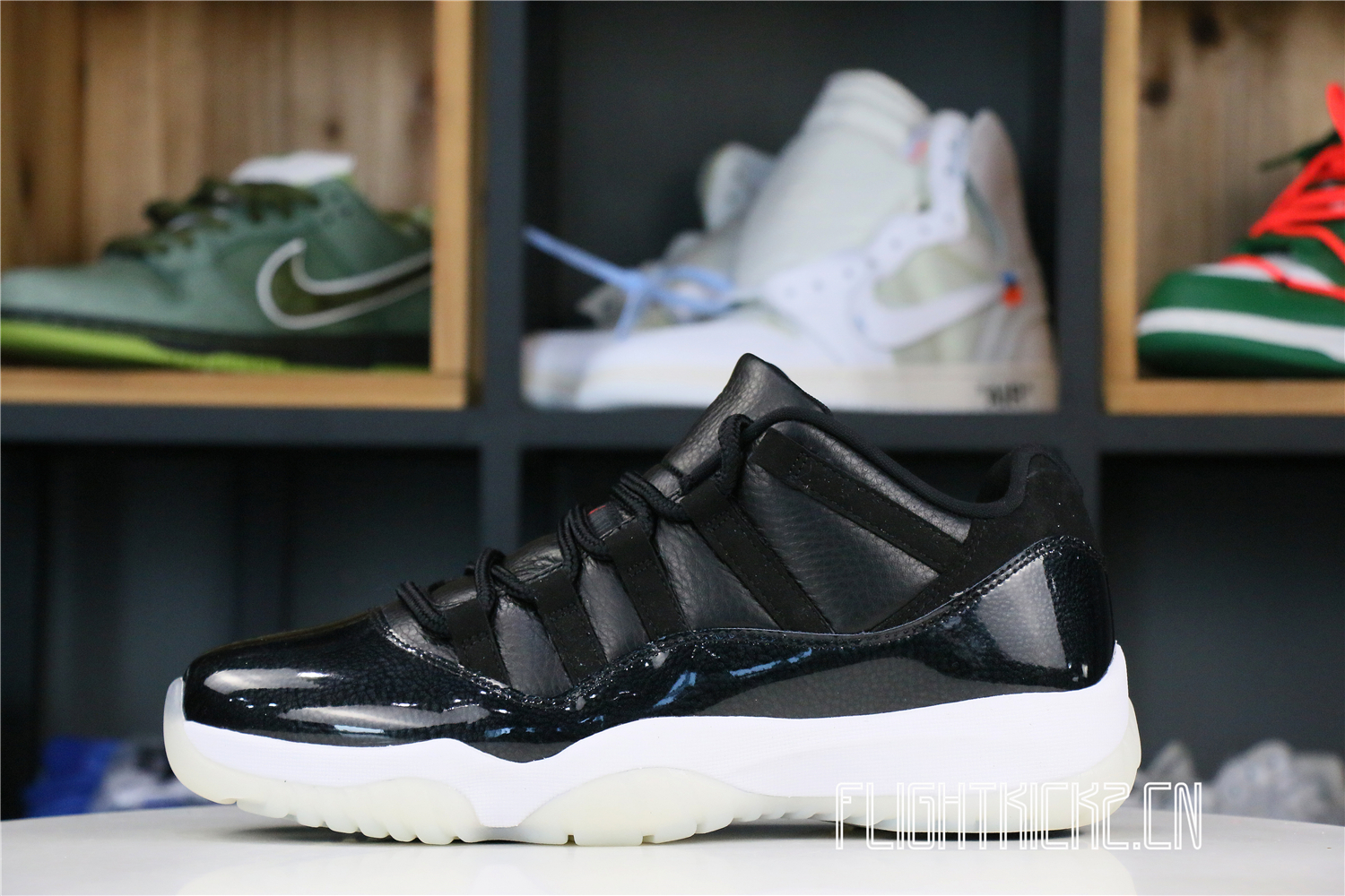 Air Jordan 11 Low “72-10”