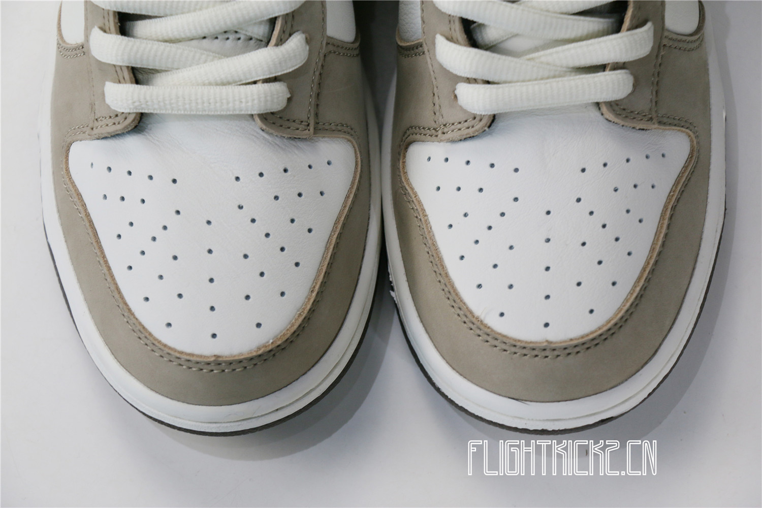 Otomo Katsuhiro x Nike SB Dunk Low Steamboy OST White Brown