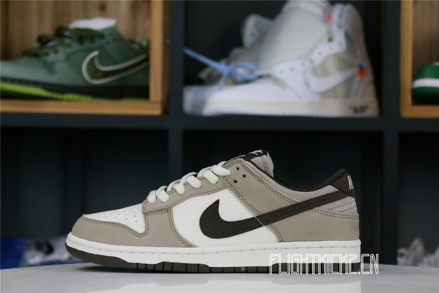 Otomo Katsuhiro x Nike SB Dunk Low Steamboy OST White Brown