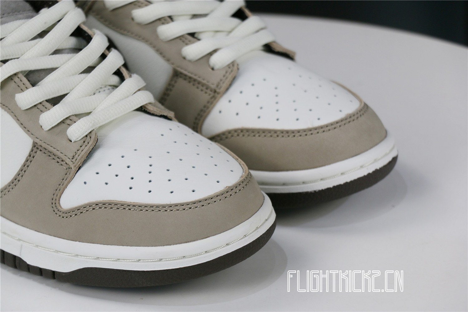 Otomo Katsuhiro x Nike SB Dunk Low Steamboy OST White Brown