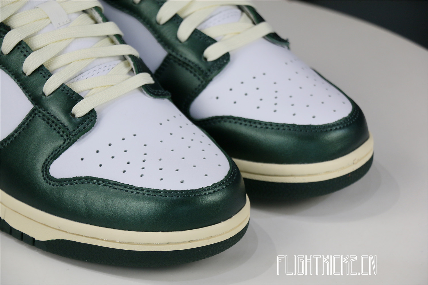 Nike Dunk Low Vintage Green (W)(LN5 A1 Batch)