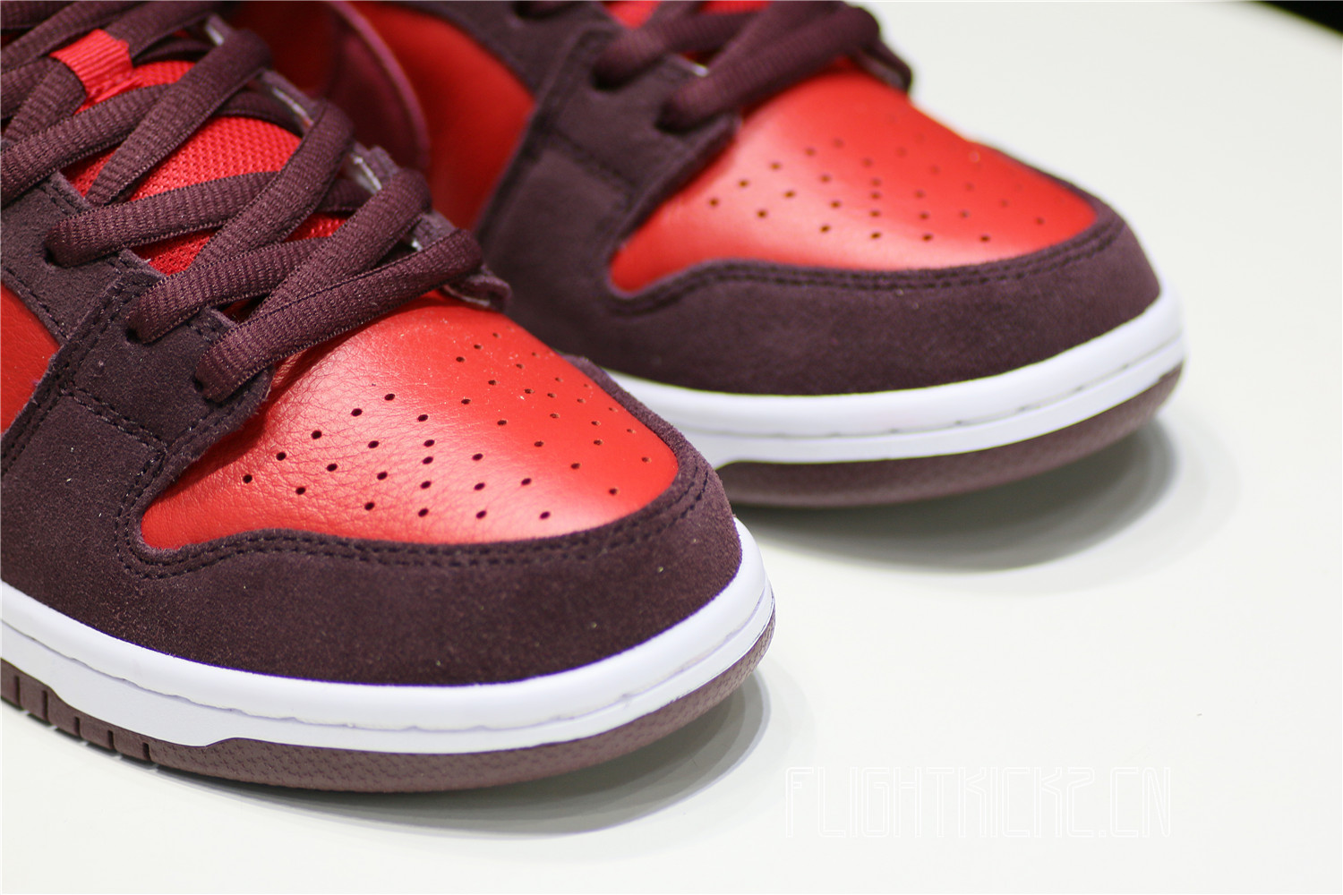 Nike SB Dunk Low Cherry
