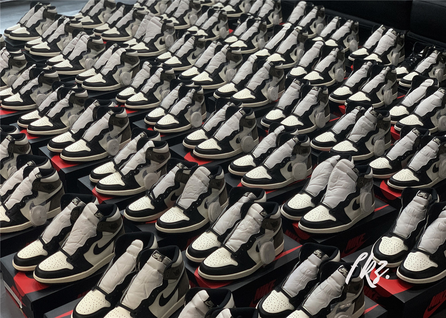 Jordan 1 Retro High Dark Mocha 2020 (LN5 A1 Batch)