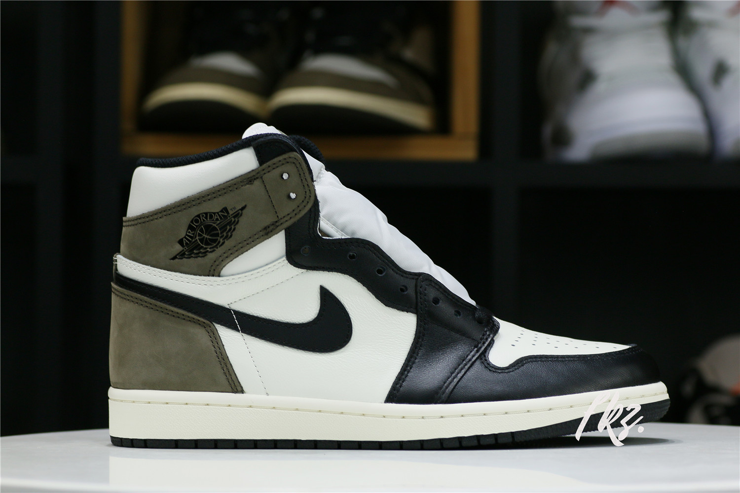 Jordan 1 Retro High Dark Mocha 2020 (LN5 A1 Batch)