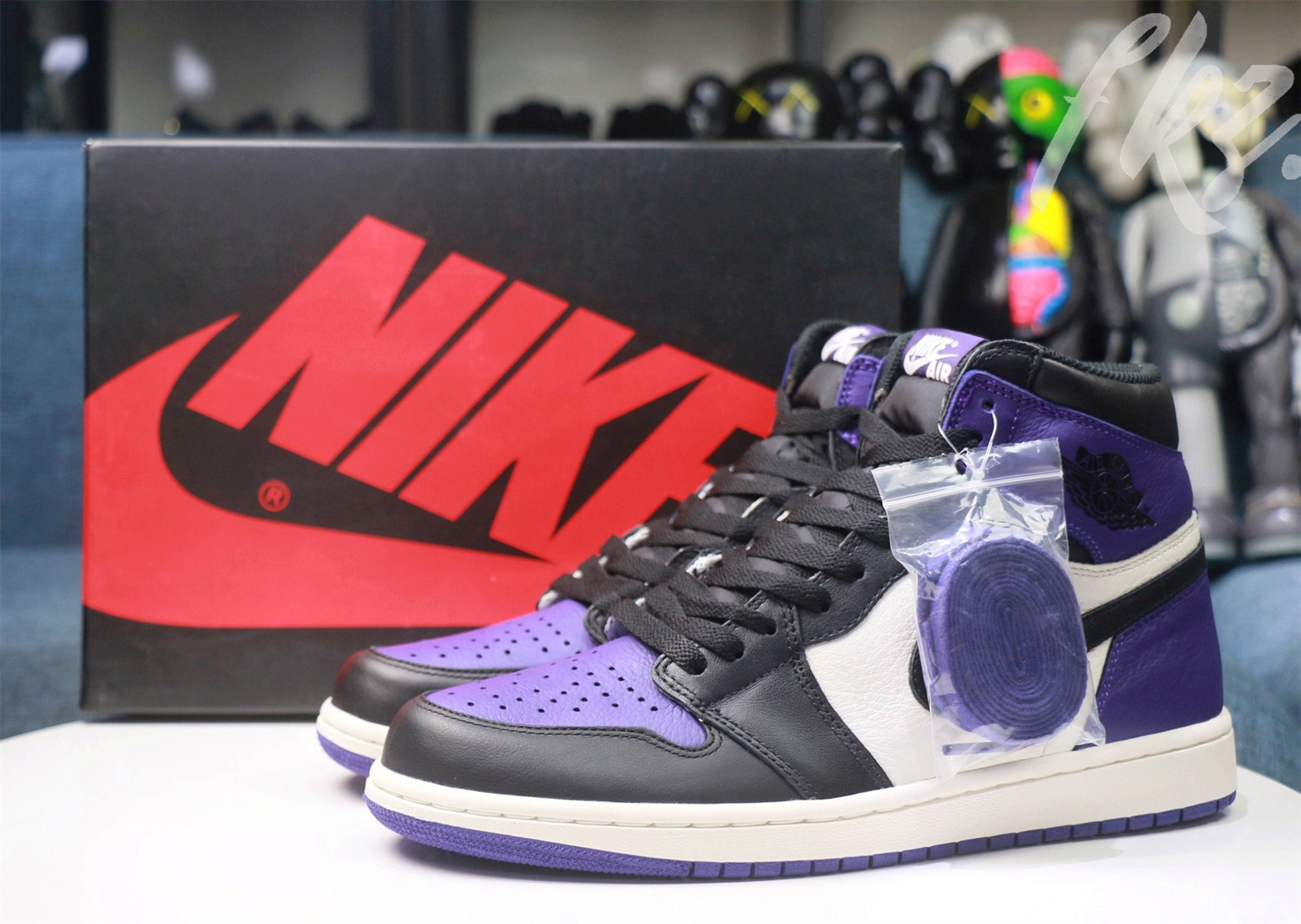 Air Jordan 1 Retro Court Purple (GS)