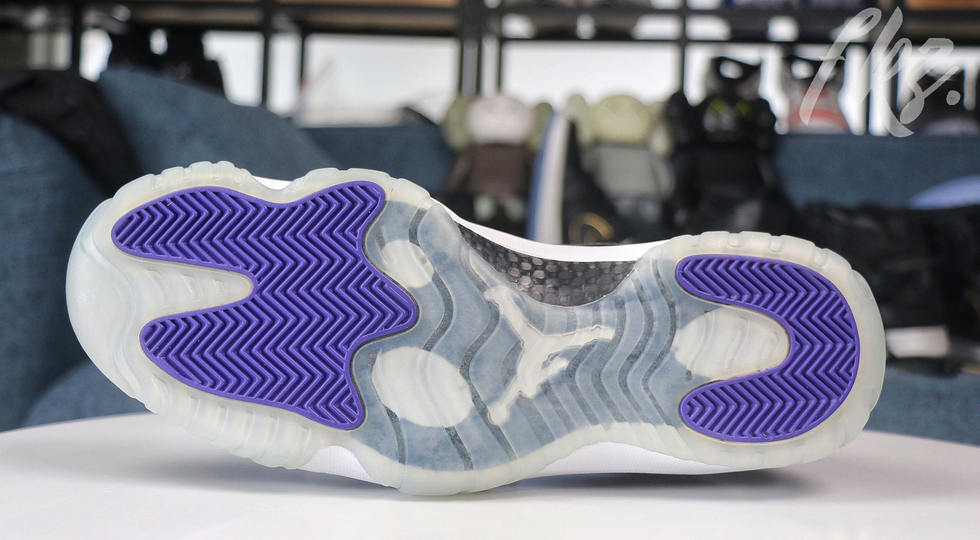 Air Jordan 11 Retro Low Concord