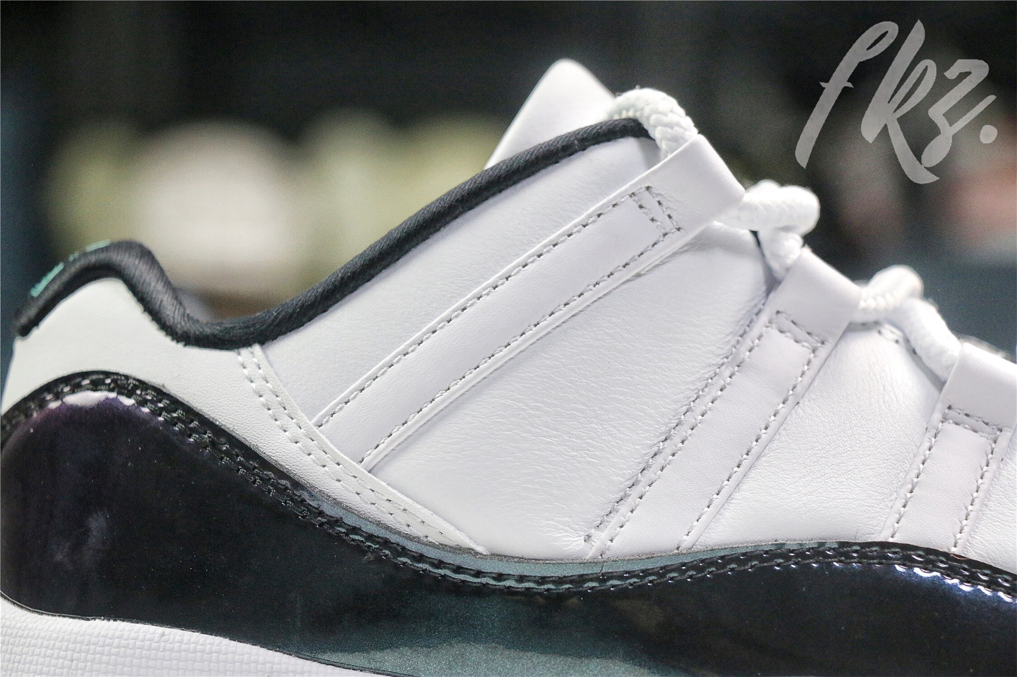 Air Jordan 11 Retro Low Emerald/Easter