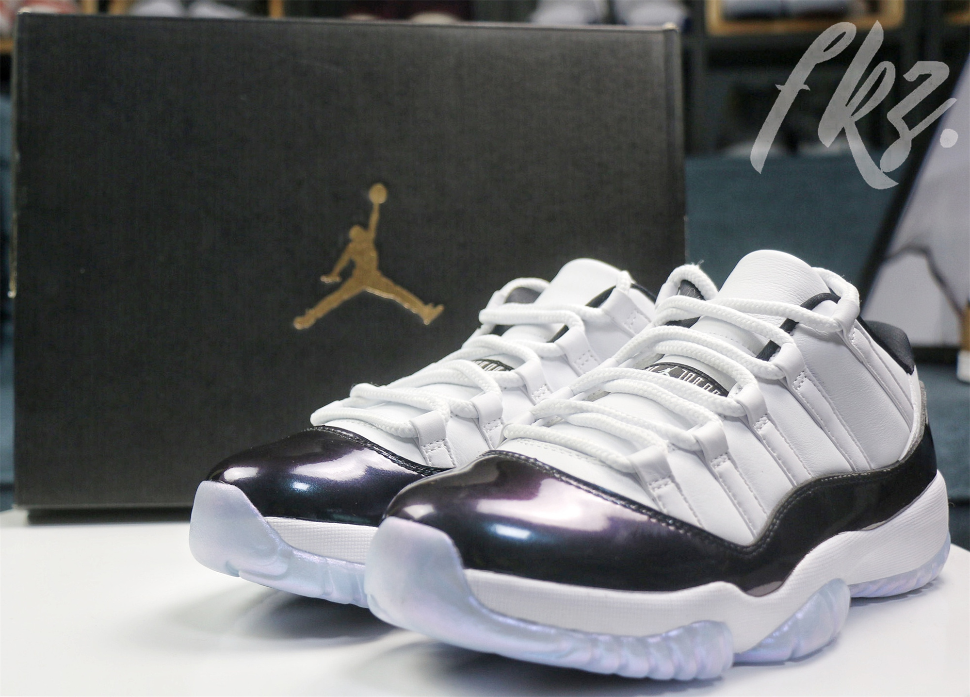 Air Jordan 11 Retro Low Emerald/Easter