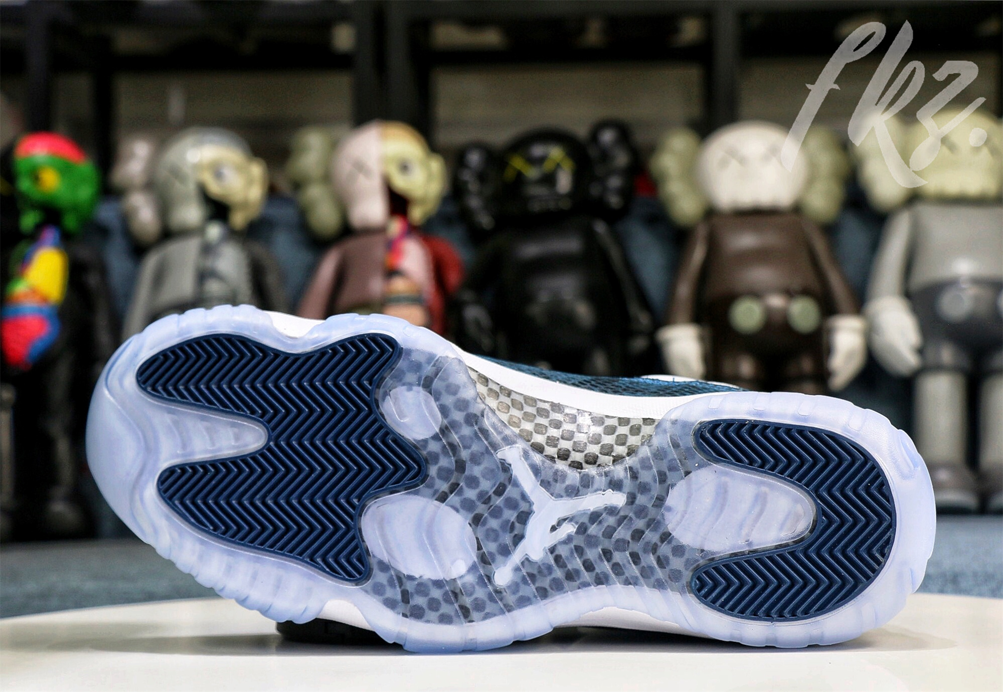 Air Jordan 11 Retro Low Le Snakeskin Blue 2019