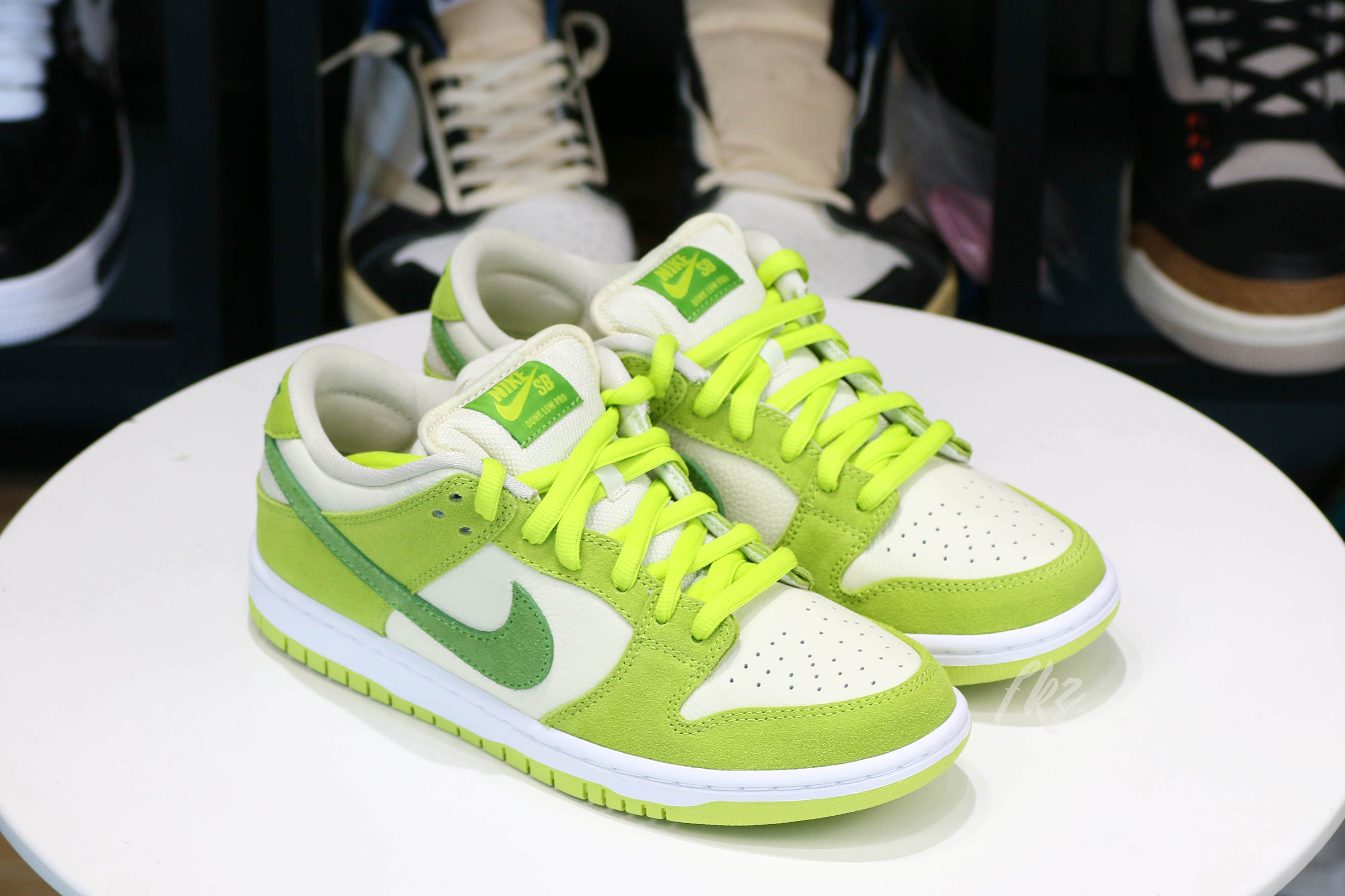 Nike SB Dunk Low Green Apple 2022