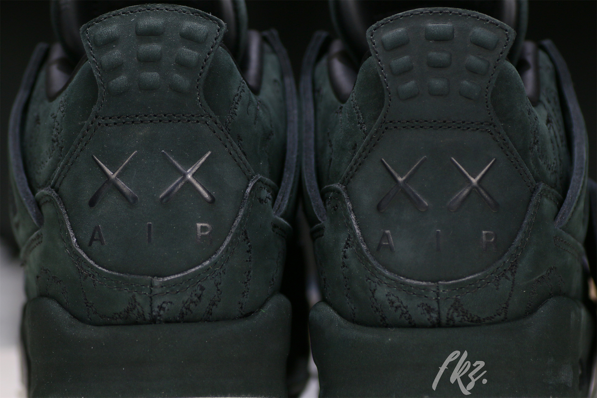 Kaws X Air Jordan 4 Retro Black 2017( Ln5 A1 Batch)