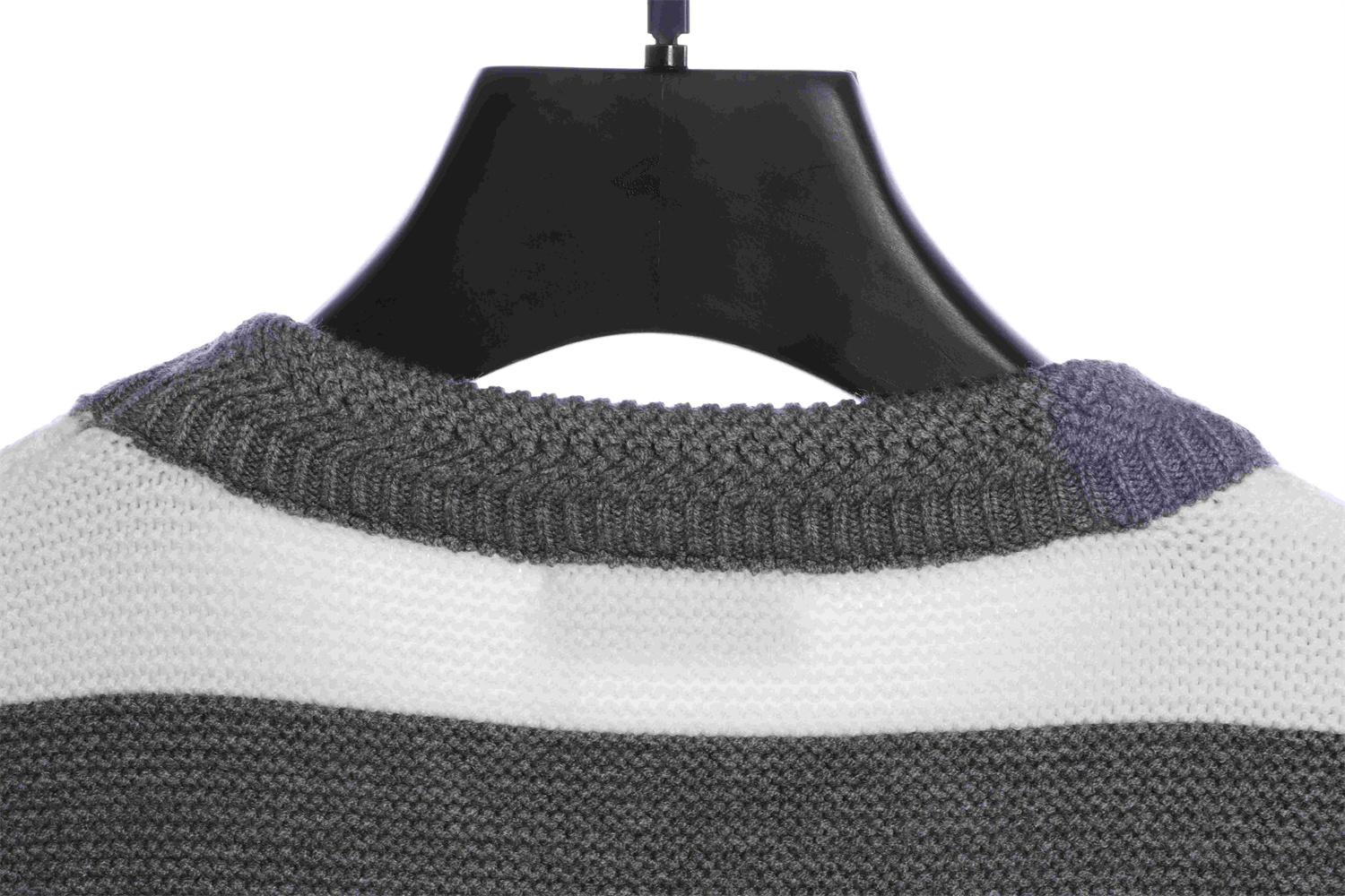 Loevve 22SS autumn and winter new round neck striped patch sweater