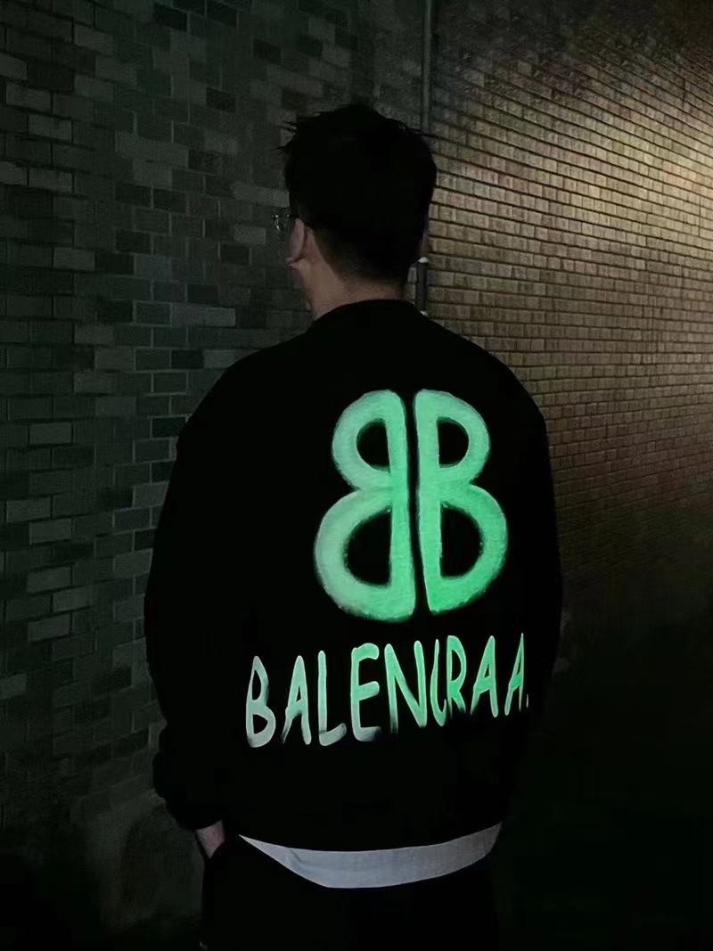Bal3nc1-ga Double B Graffiti Luminous Sweater