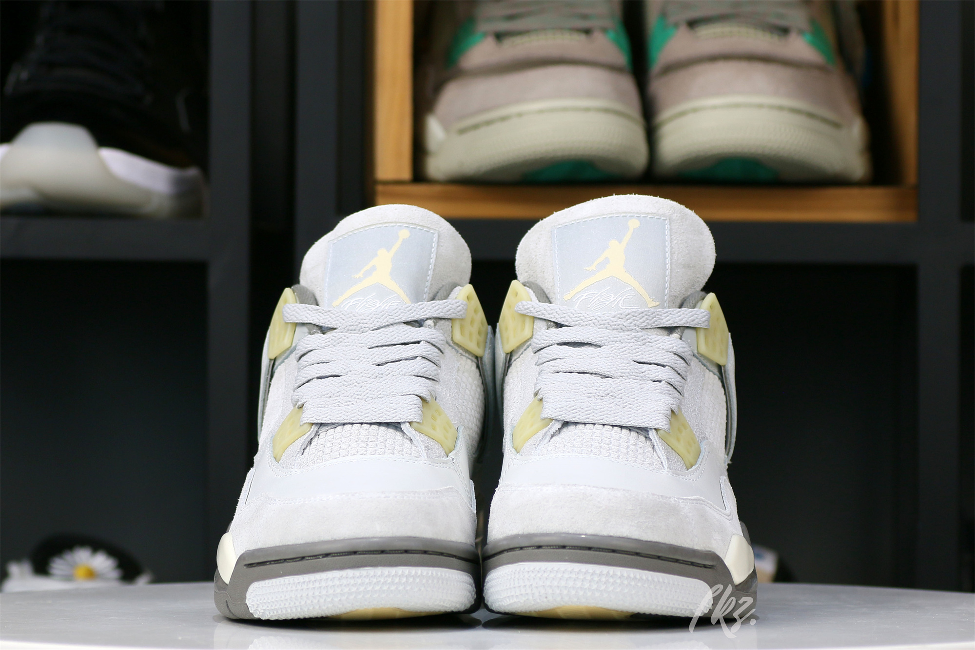 Air Jordan 4 Retro SE Craft Photon Dust