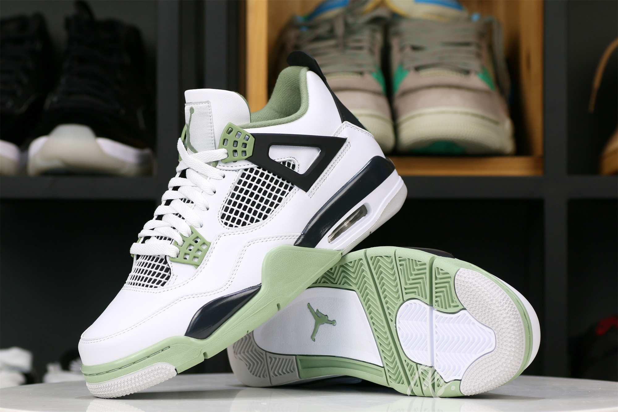 Jordan 4 Retro Seafoam WMs 2023