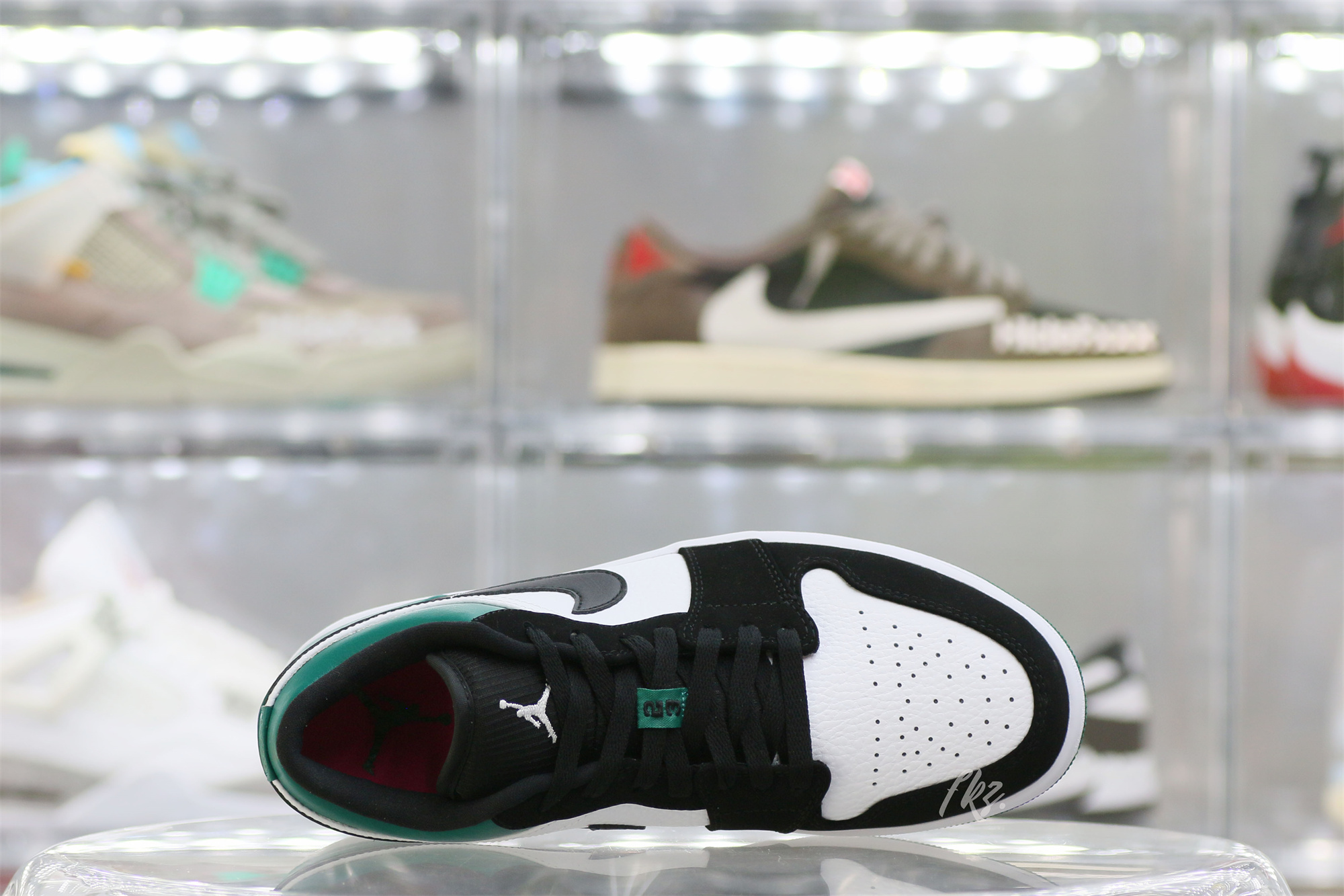 Air Jordan 1 Low Mystic Green 2019