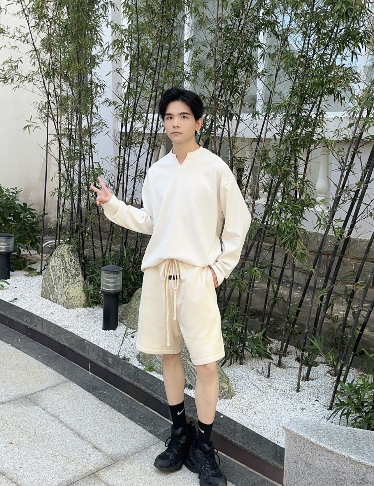 Essenti@ls Flocked alphabet shorts