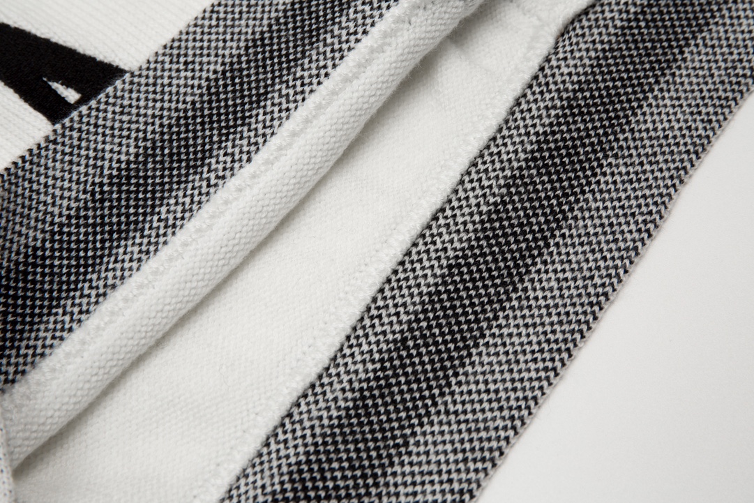 Letter A black and white striped knitted shorts