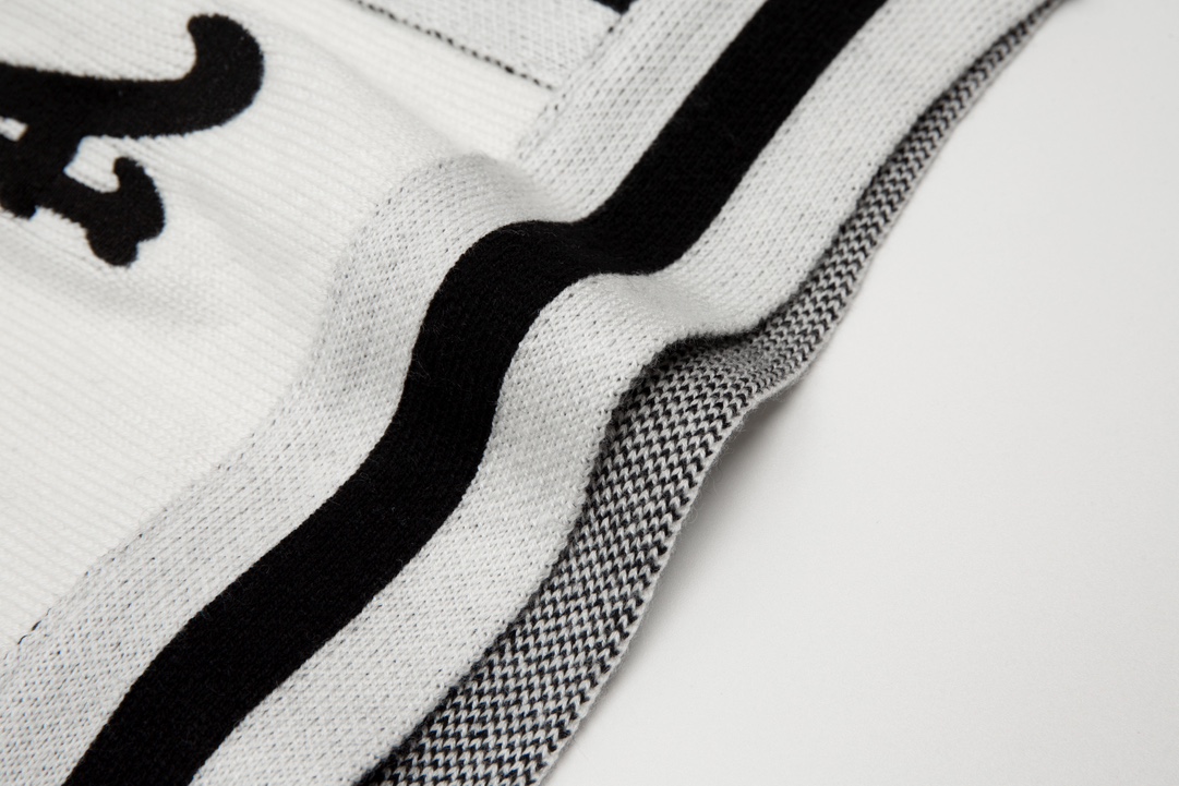 Letter A black and white striped knitted shorts