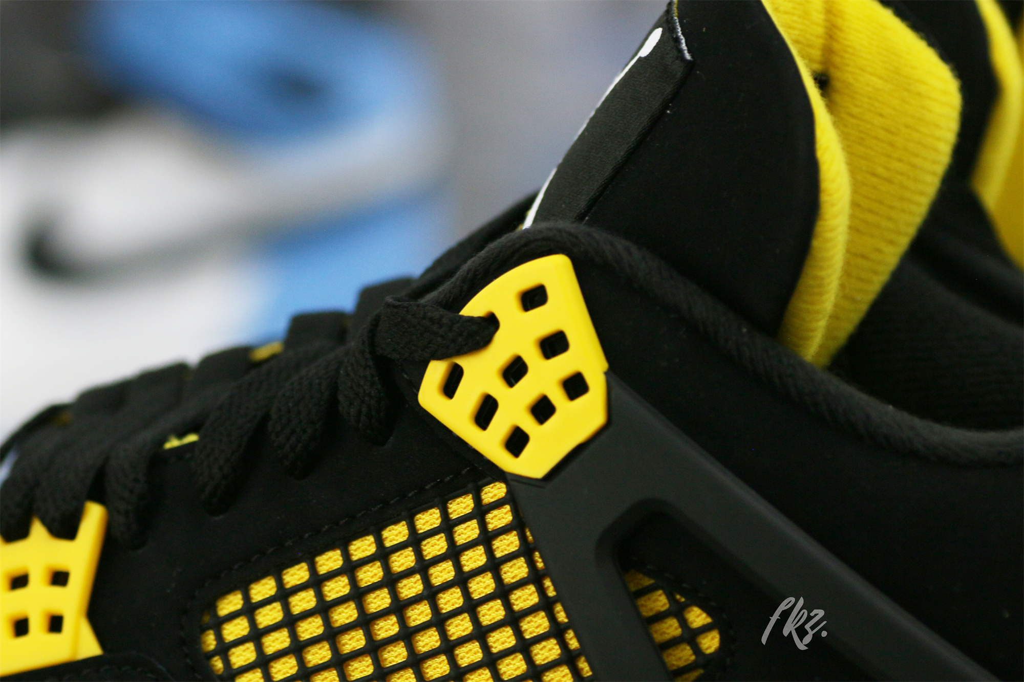 Air Jordan 4 Retro Thunder 2023 (LN5 A1 Batch)