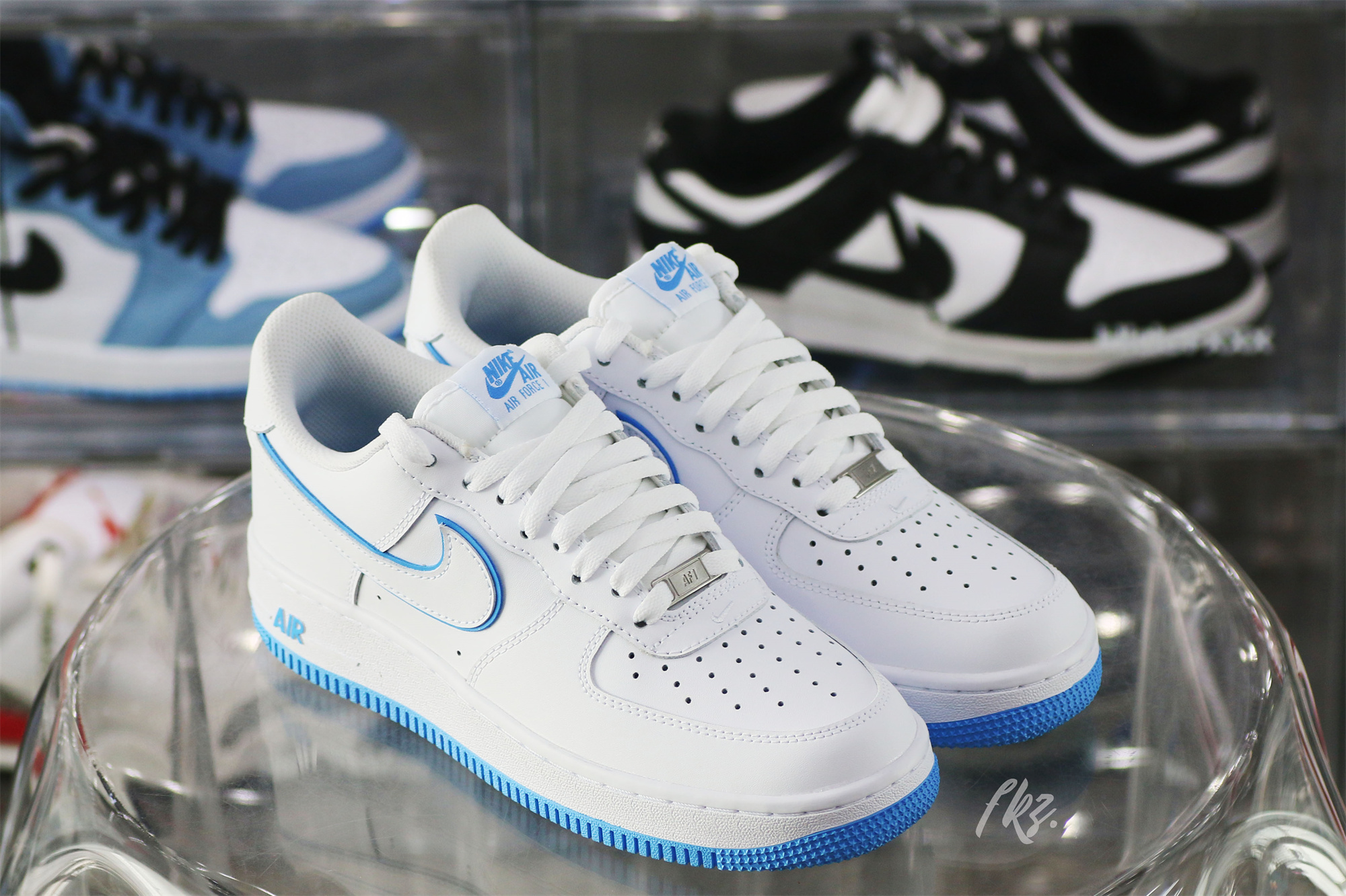 Nike Air Force 1 ’07 Low White University Blue Sole
