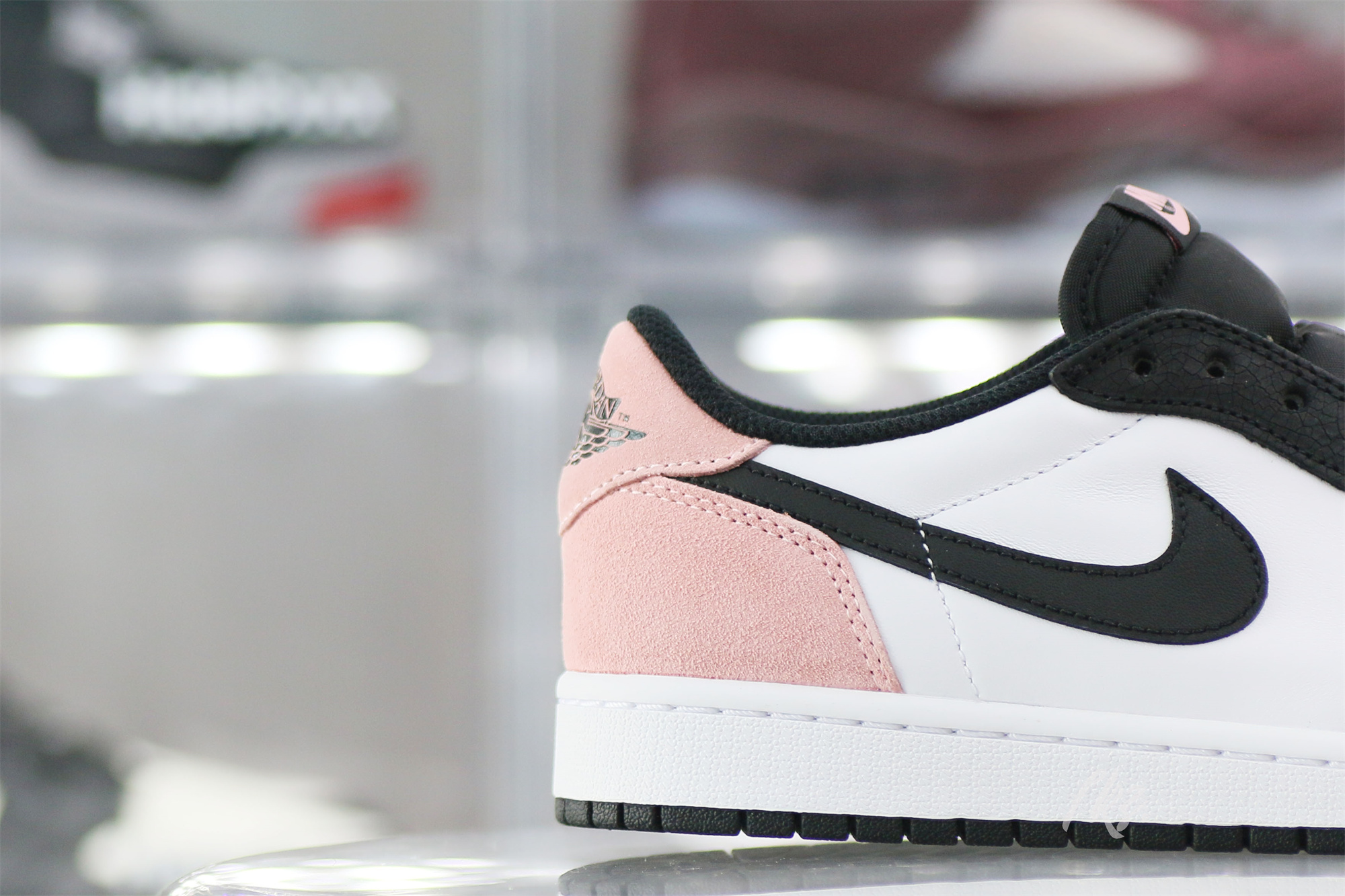 Air Jordan 1 Retro Low OG Bleached Coral 2021