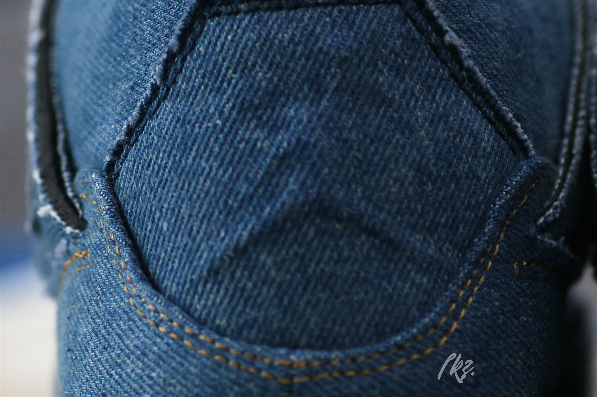 Air Jordan 4 Retro Levi’s Denim (Levi’s Tag)