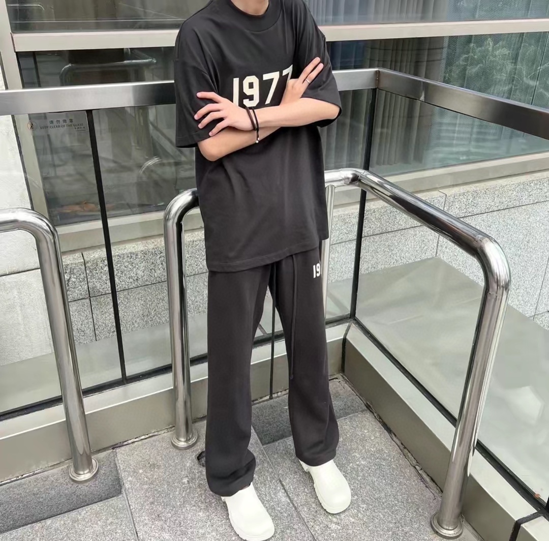 Essentials 1977 series flocking short sleeves