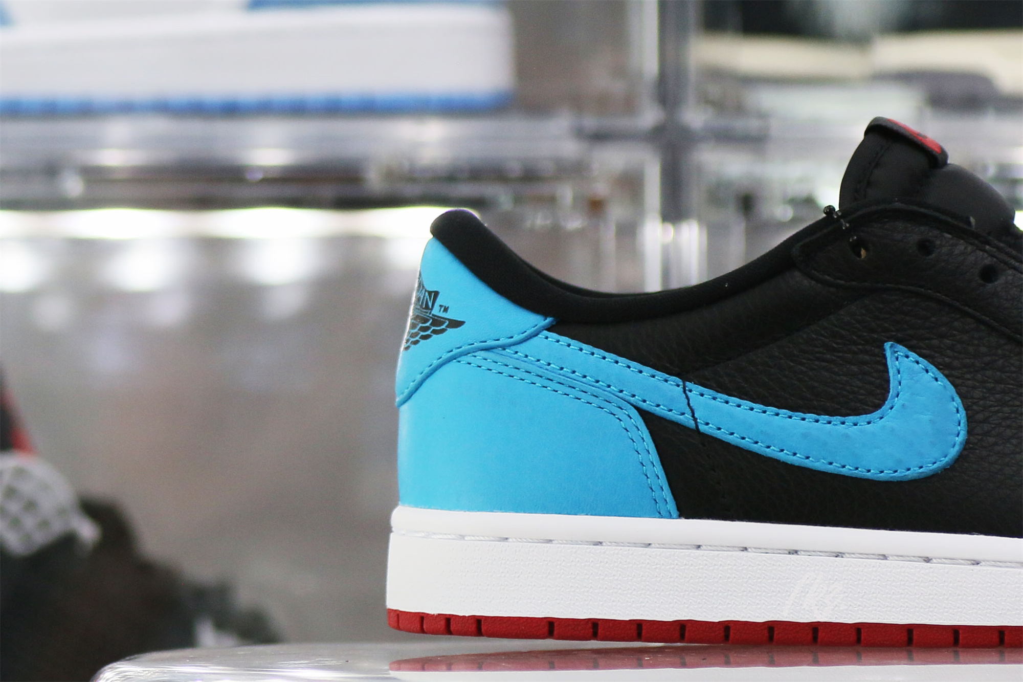 Air Jordan 1 Retro Low OG NC To Chi