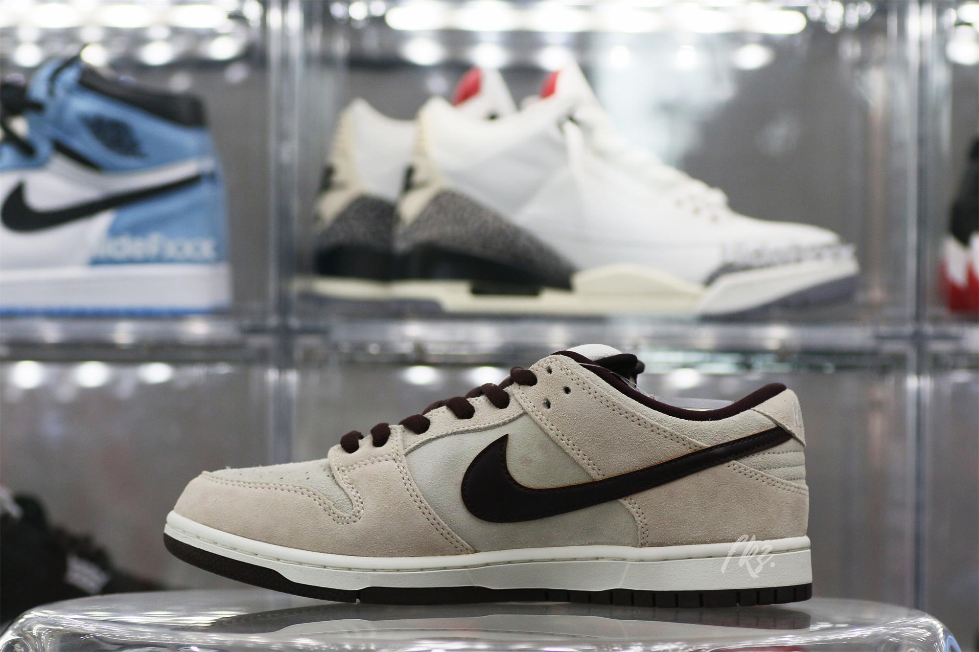 Nike SB Dunk Low Desert Sand Mahogany