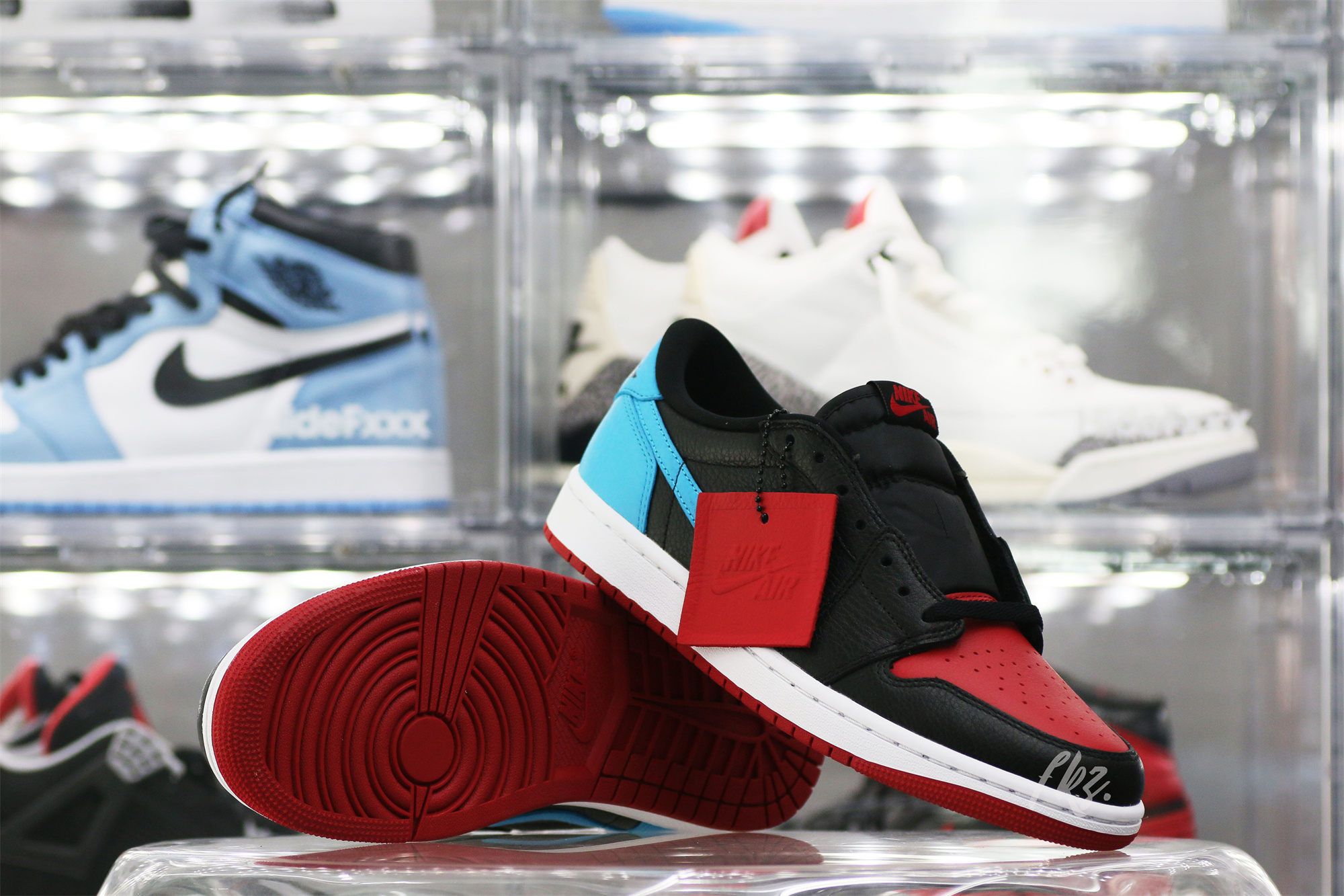 Air Jordan 1 Retro Low OG NC To Chi