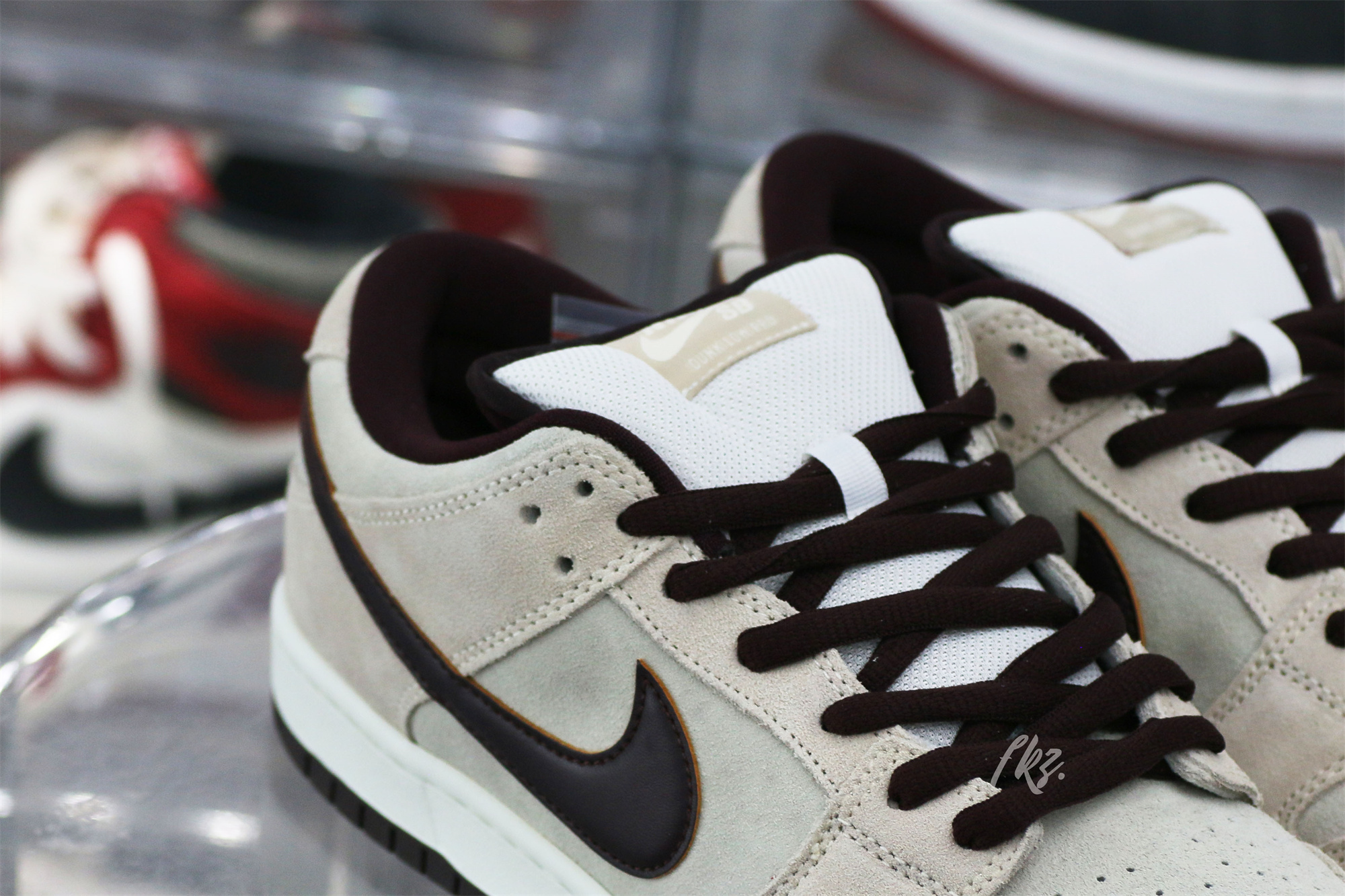 Nike SB Dunk Low Desert Sand Mahogany