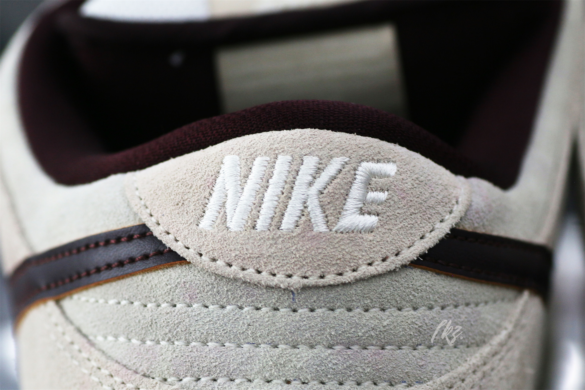 Nike SB Dunk Low Desert Sand Mahogany