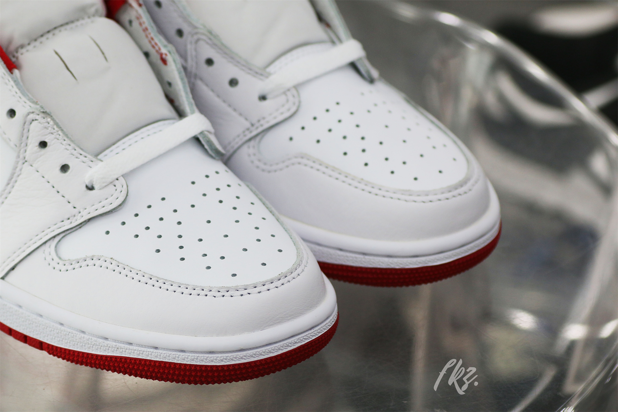 Air Jordan 1 Low University Red