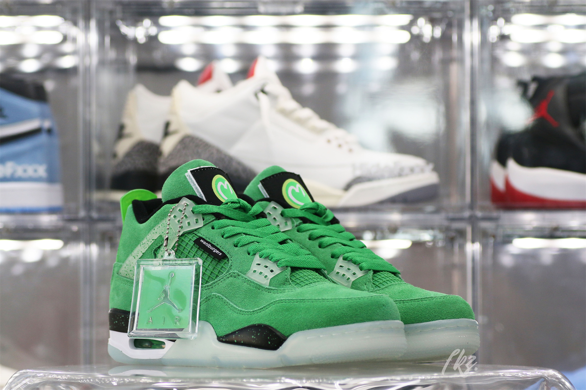 Air Jordan 4 Retro Wahlburgers