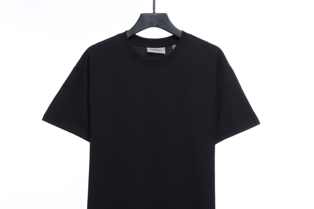 Essentials back silicone letter short sleeve