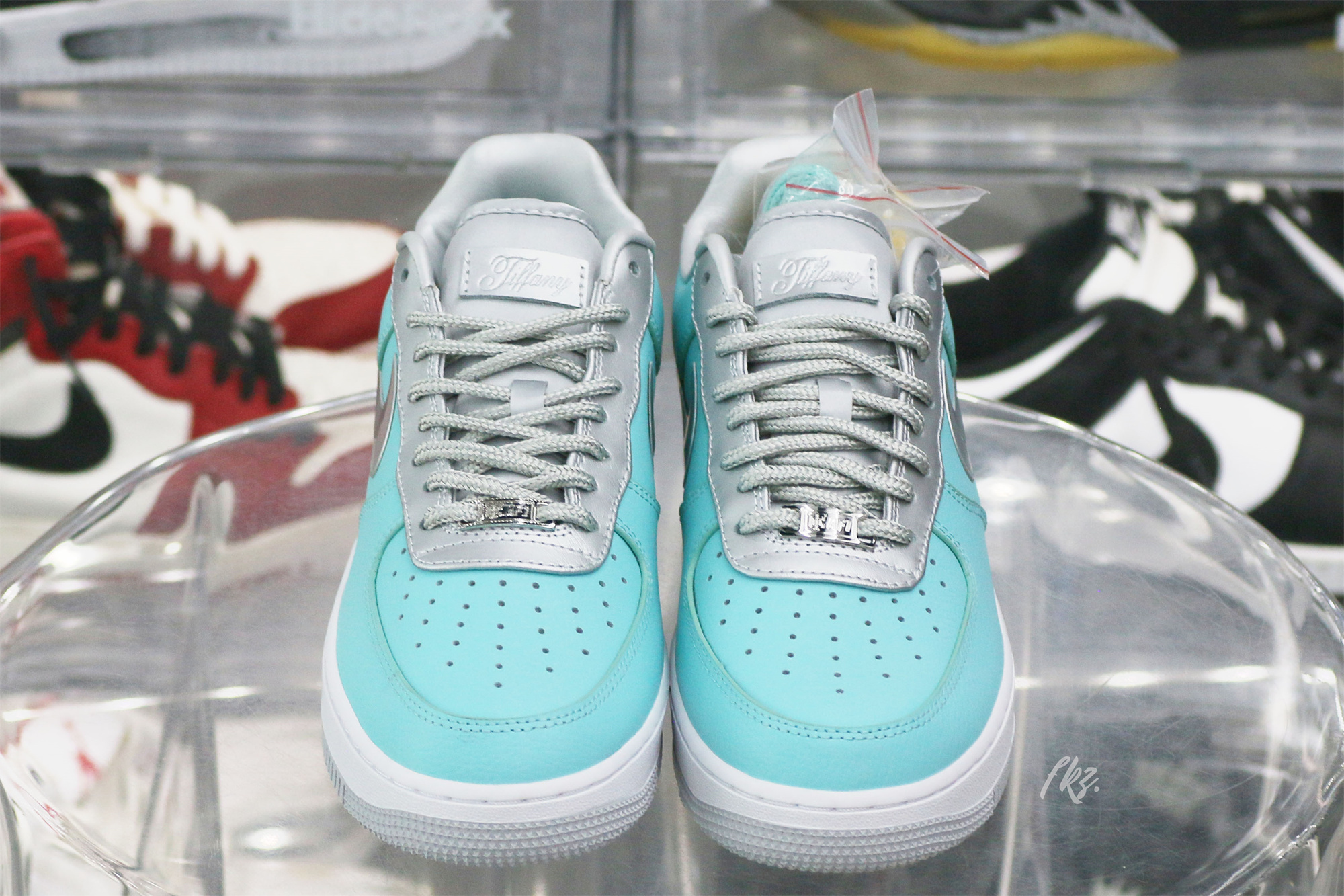 ππ₯π
π
πππ & ππ. Nike Air Force 1 Low 1837