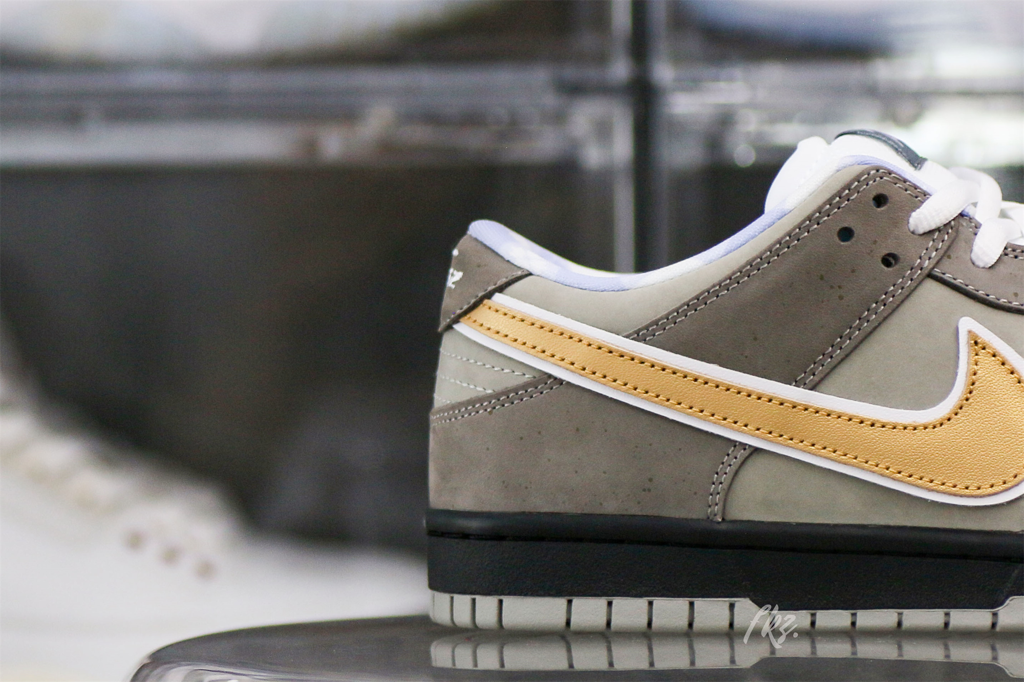 Nike SB Dunk Low Brown Lobster