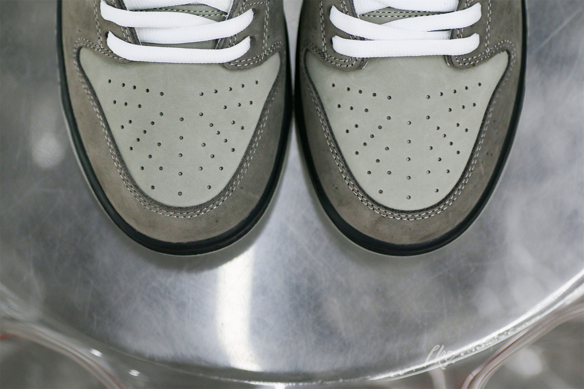 Nike SB Dunk Low Brown Lobster