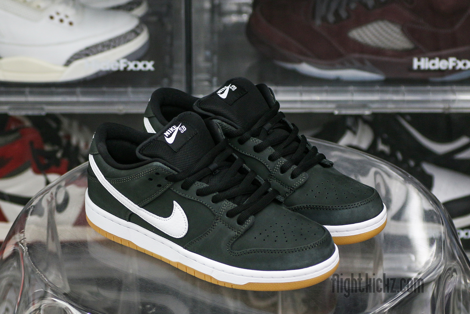 Nike Dunk SB Black Gum 2023