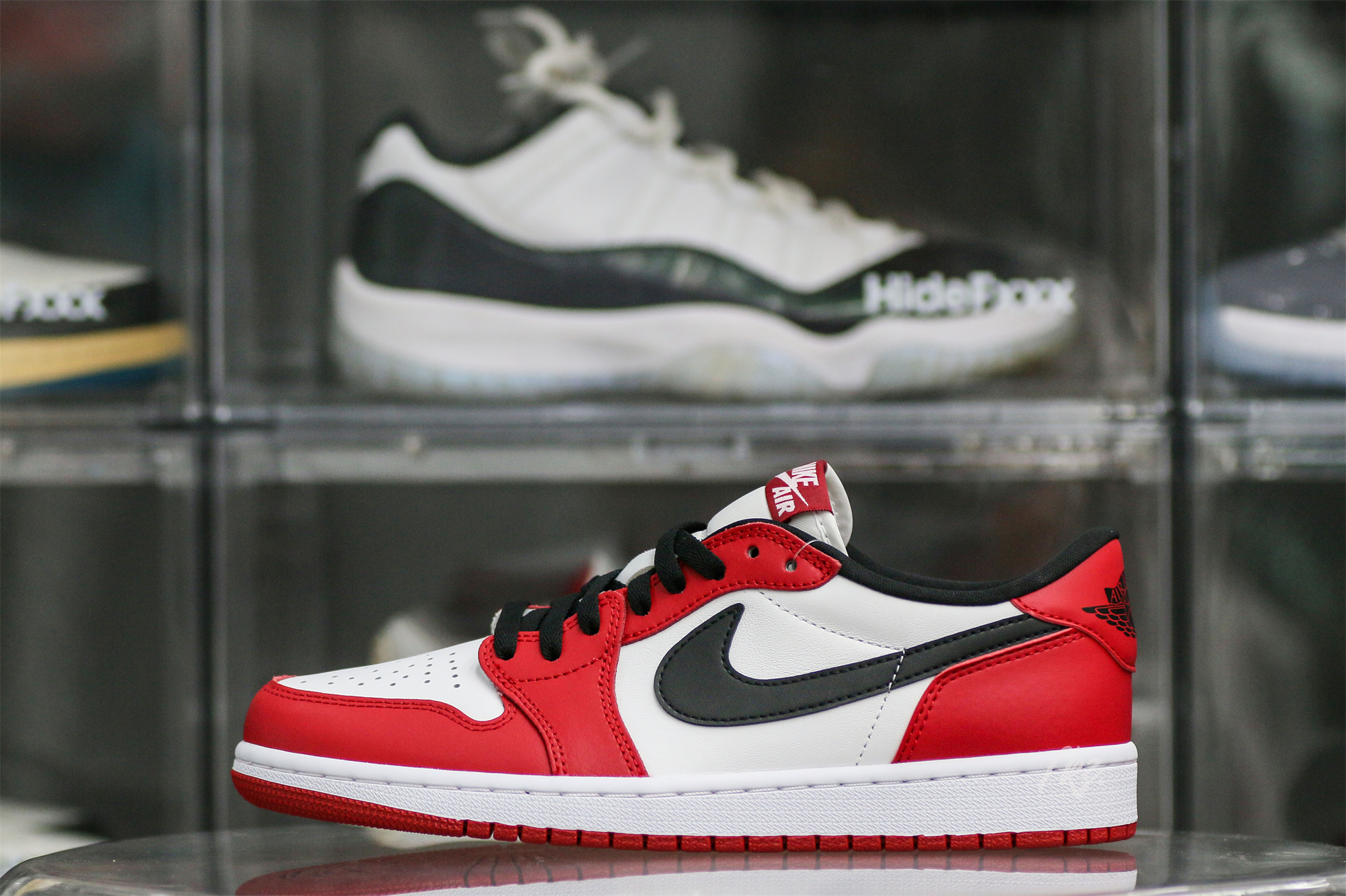 Air Jordan 1 Low Chicago 2016