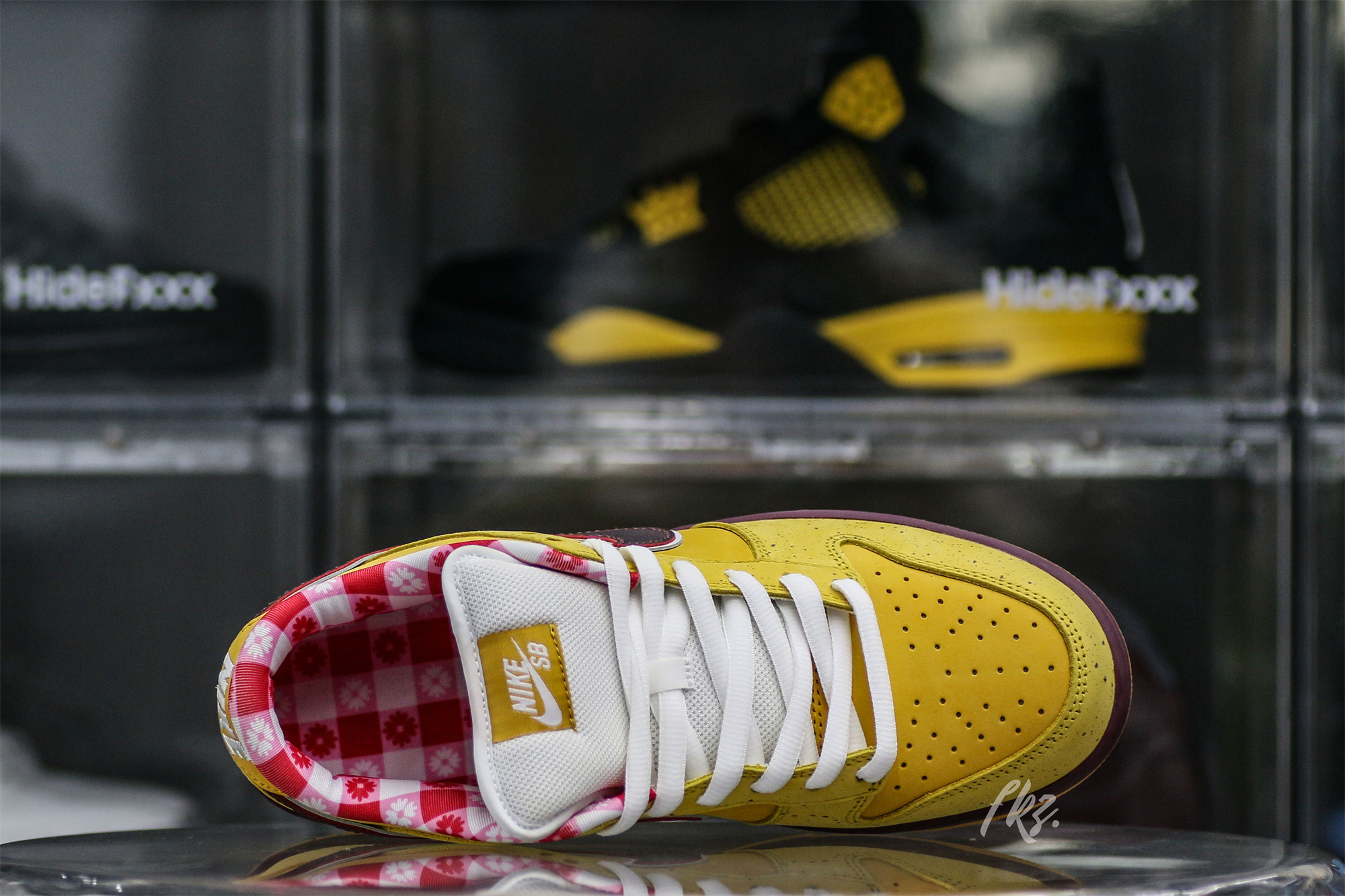 Nike SB Dunk Low Yellow Lobster