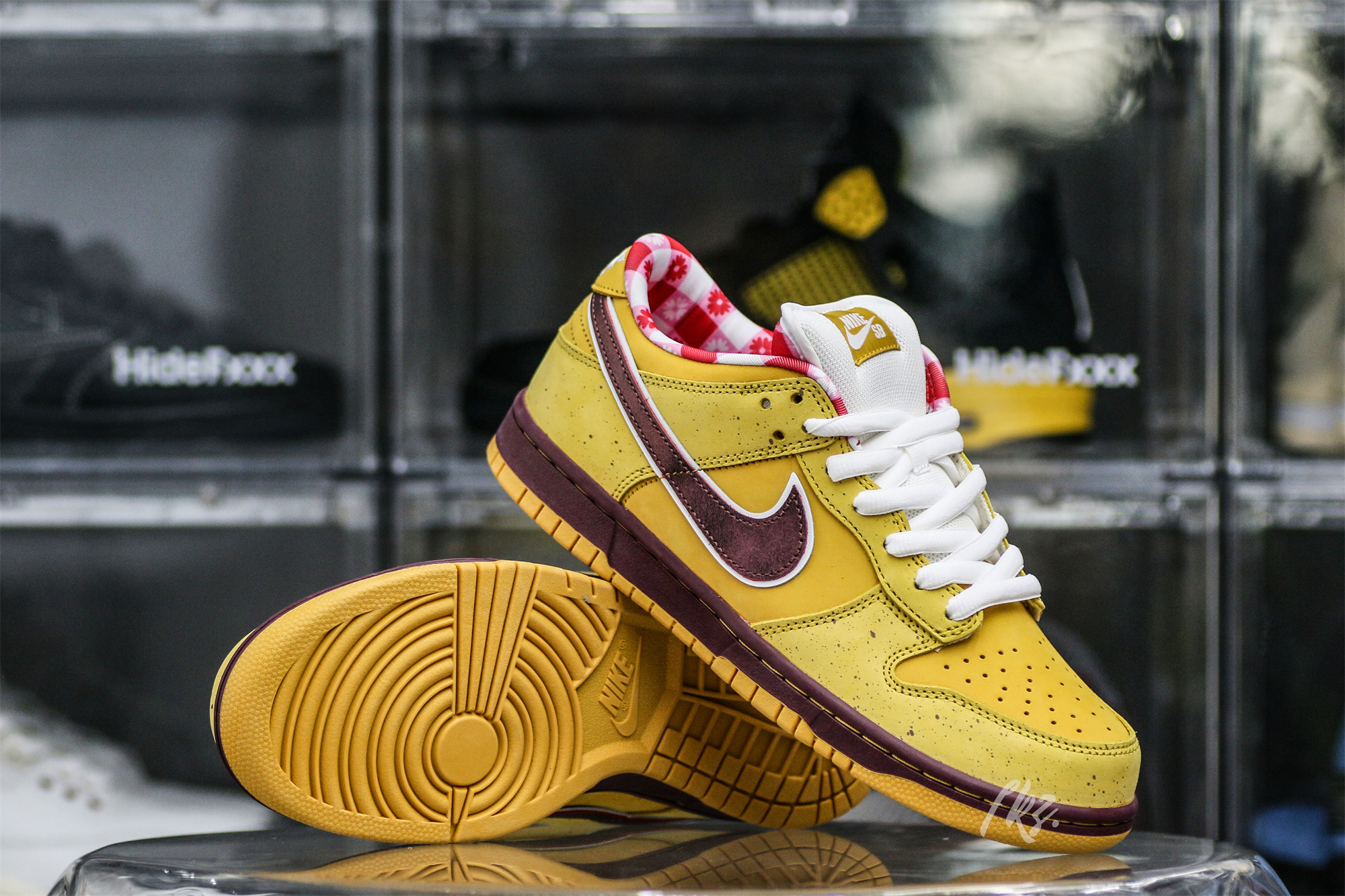 Nike SB Dunk Low Yellow Lobster