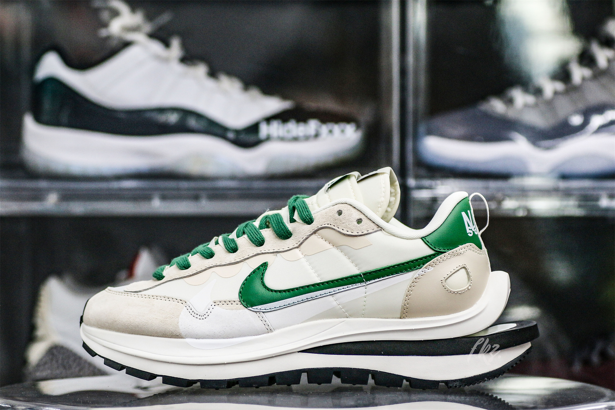 Sacai x colegio Nike VaporWaffle 3.0 White Grey Green