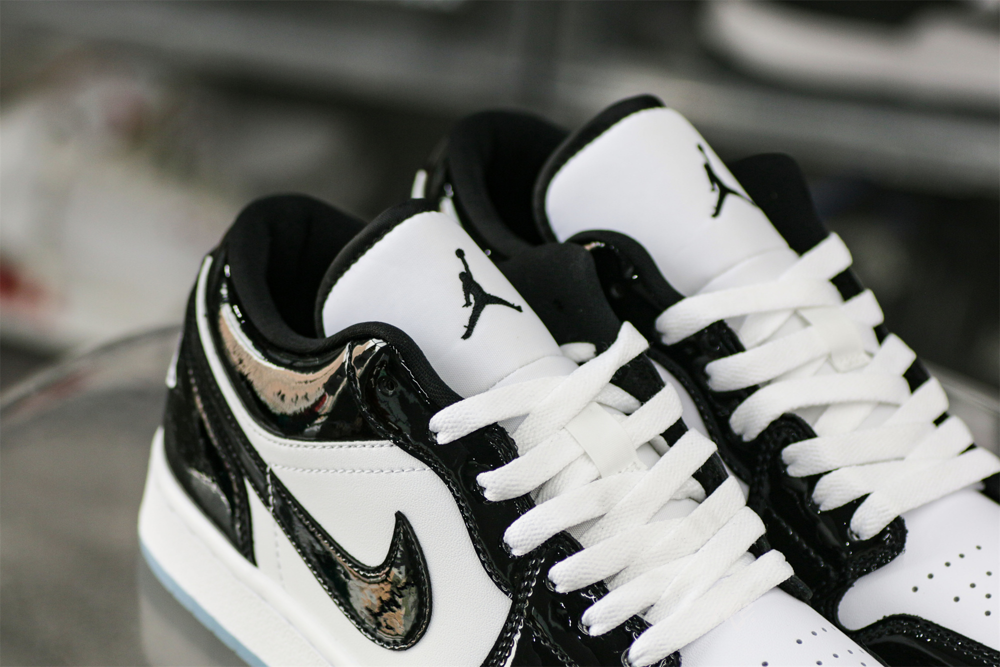 Air Jordan 1 Low SE Concord 2023